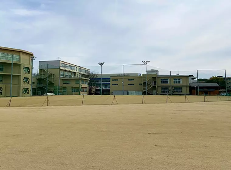 メイングラウンド（校庭）